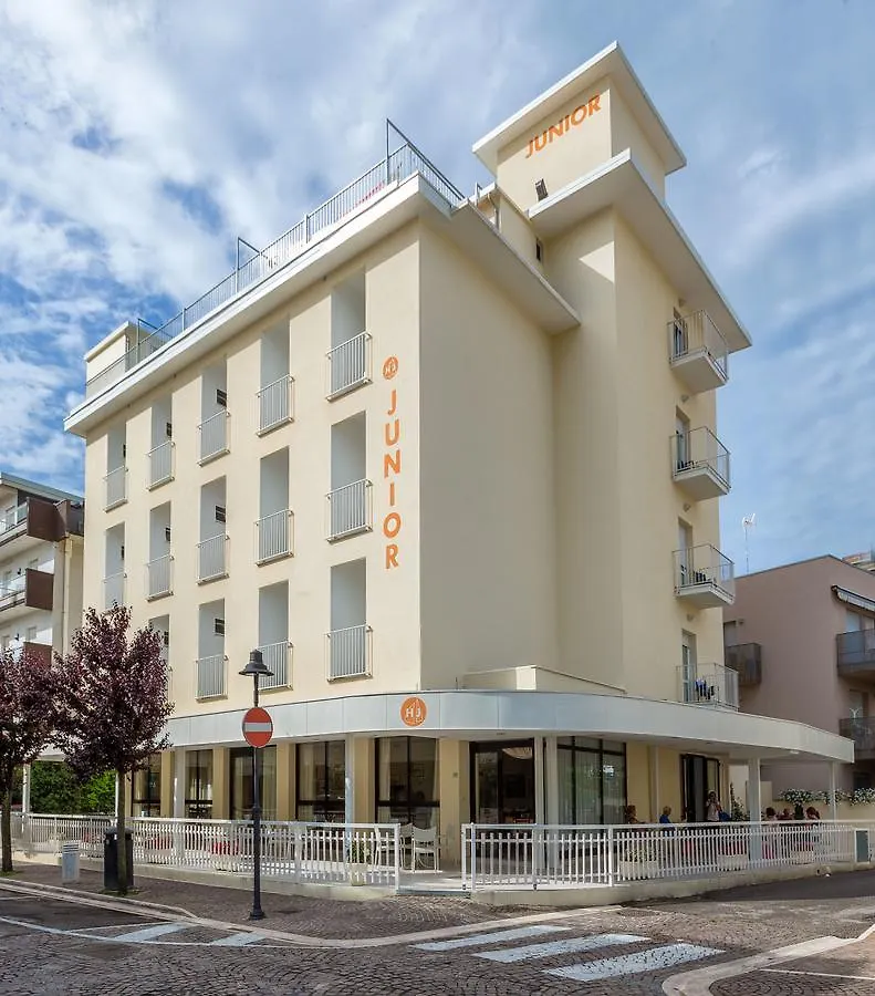 Hotel Junior contacts