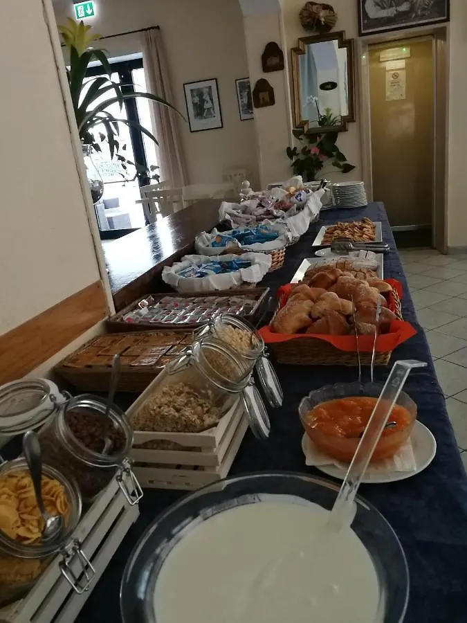Hotel Junior Riccione 2*,  Italy